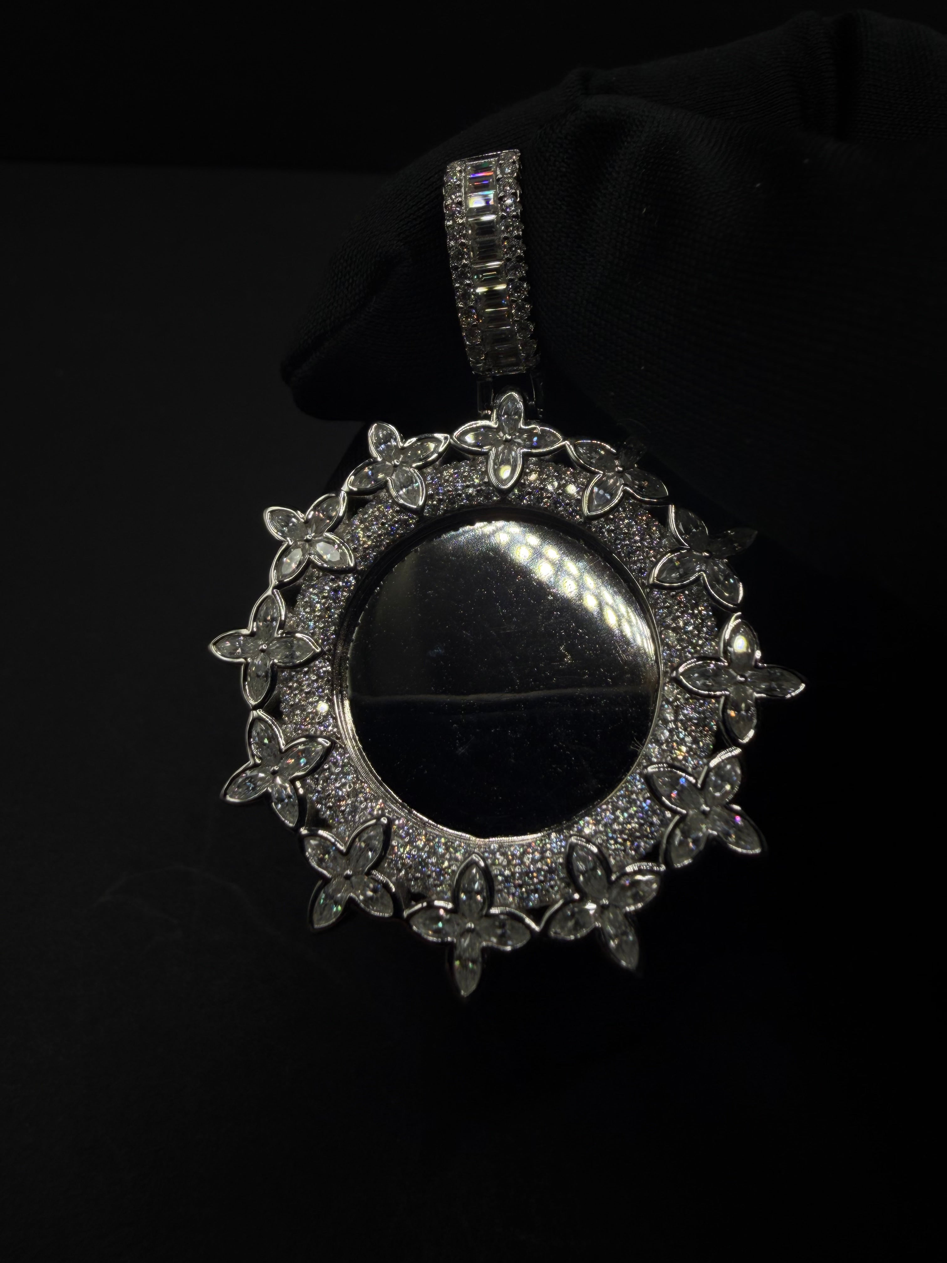 Silver Circle Custom Picture Pendant