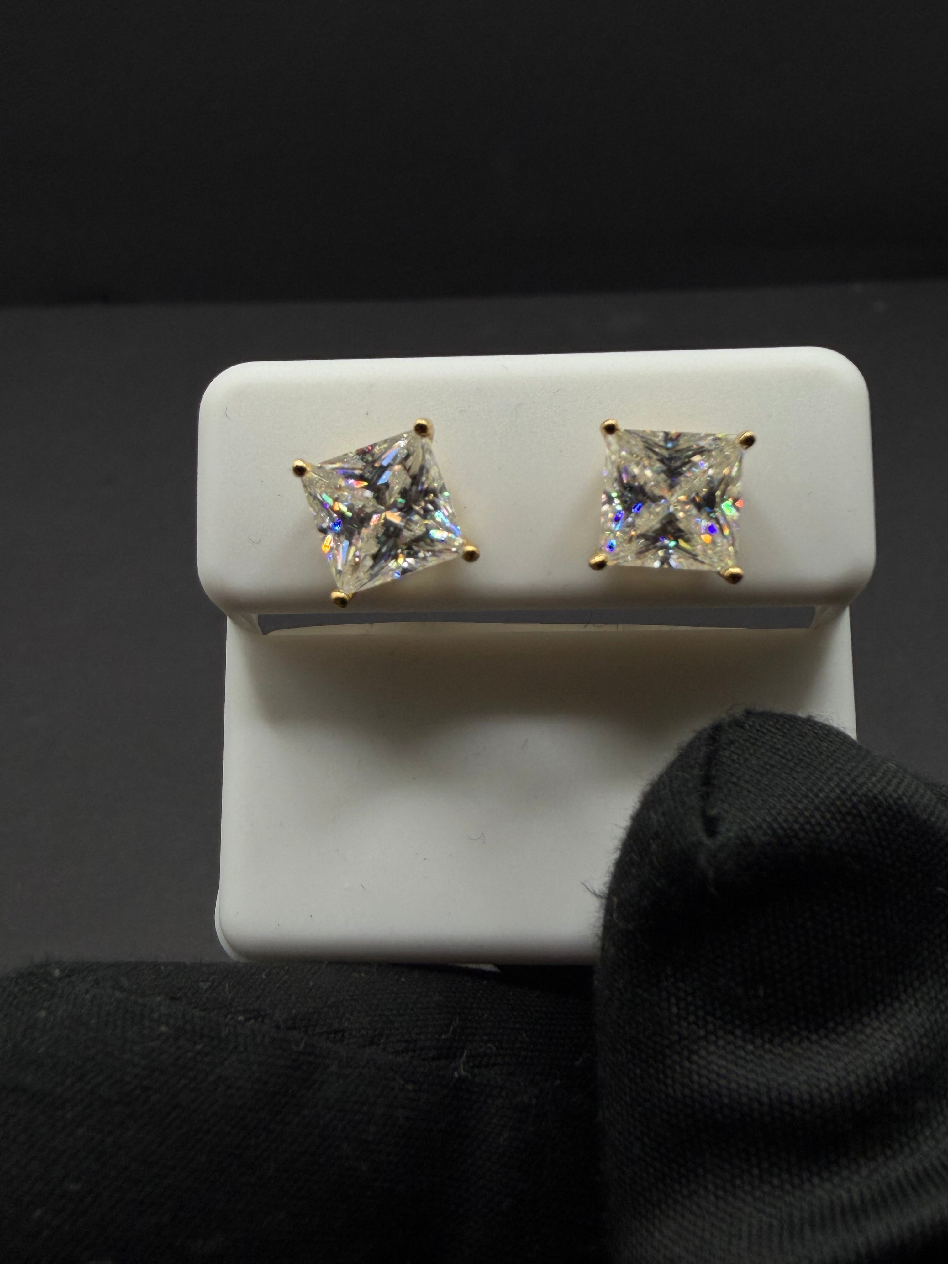Gold Square Shaped Earings